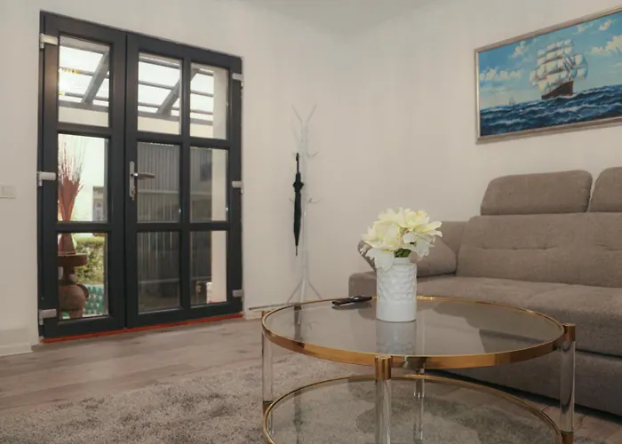 Azur House2 Apartament *